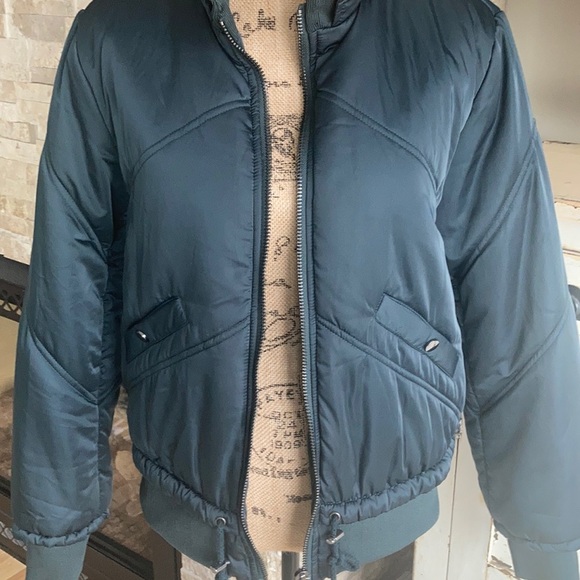 Vigoss blue almost an emerald green puffer jacket winter with zip closure - Picture 10 of 16